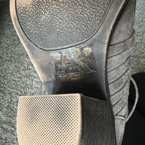 Fergalicious booties - Picture 2 of 8